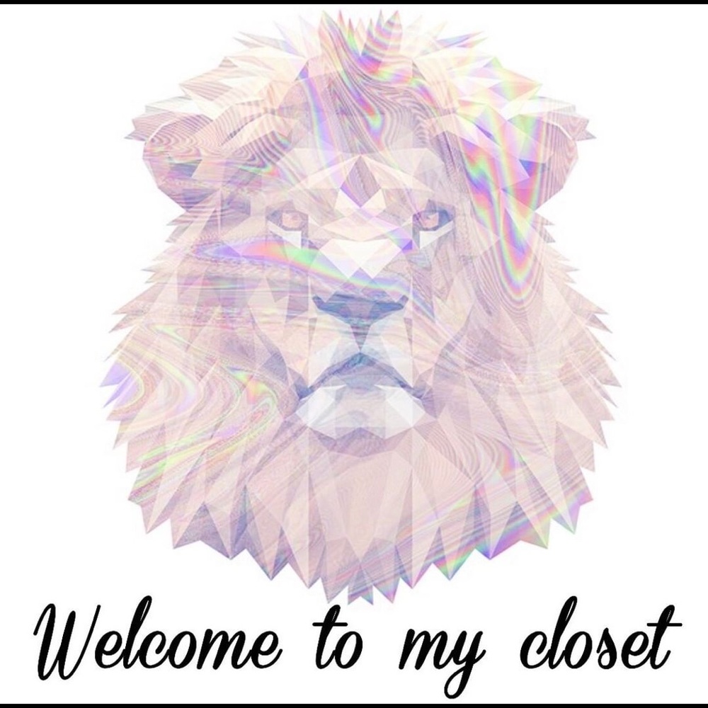 Meet your Posher, Terri!  Poshmark Ambassador II